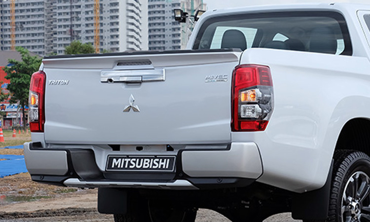 ดีไซน์ท้าย Mitsubishi Triton Double Cab