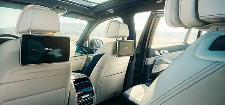 ห้องโดยสารภายในของ BMW X7 