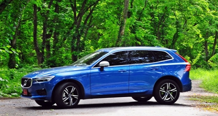 Volvo XC 60 T8 R Design รถอเนกประสงค์พลังงานไฟฟ้า