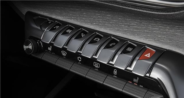 แผงควบคุมการทำงาน Peugeot 3008