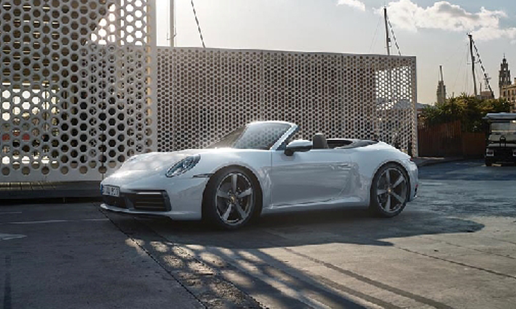 ดีไซน์ Porsche 911 Carrera 4 