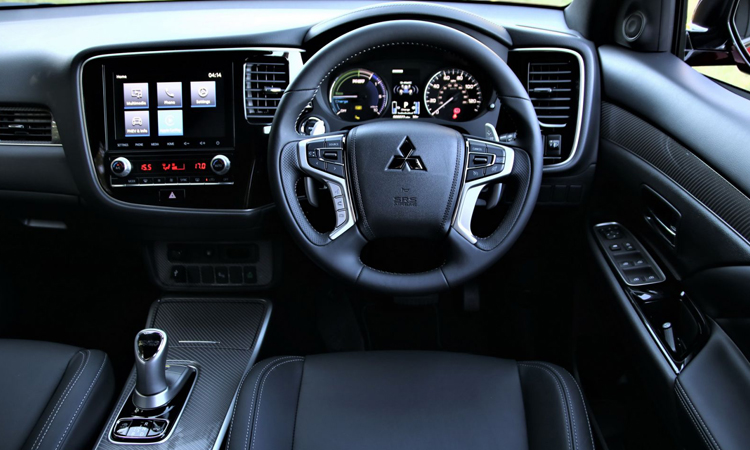 Mitsubishi Outlander PHEV MY2020 รถอเนกประสงค์รักษ์โลก ที่เปิดตัวในอังกฤษ ด้วยราคา 1.345 ล้านบาท 3 ภายใน Mitsubishi Outlander PHEV