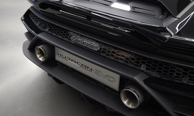 Lamborghini Huracán EVO รถสปอร์ตหรูคันแรกในไทย 4 ดีไซน์ด้านหลัง Lamborghini Huracán EVO