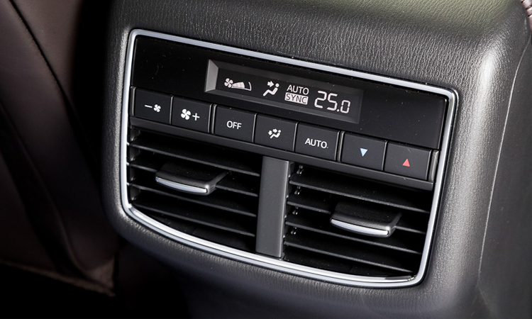 ช่องแอร์ด้านหลัง Mazda CX-8 SUV 3