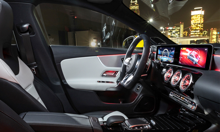 ภายใน Mercedes-Benz CLA