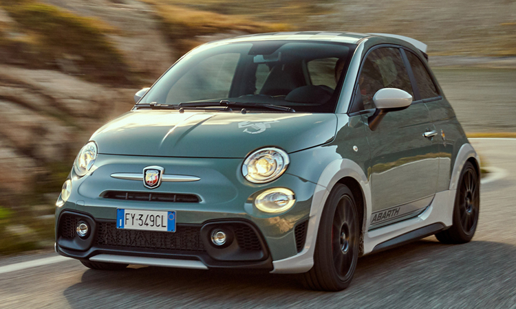 Abarth เปิดตัว Abarth 695 70th Anniversario ฉลองครบรอบ 70 ปี ที่จะผลิตเพียงแค่ 1,949 คัน