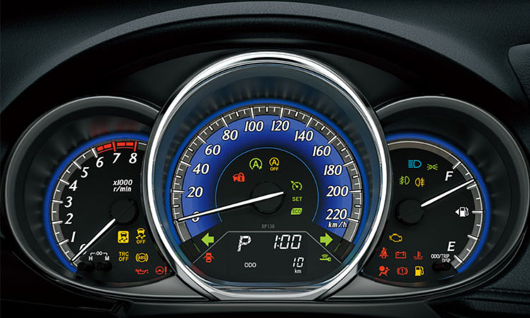 Toyota Yaris L Hatchback เครื่องยนต์เบนซิน 1.5 มีซันรูฟ ที่ประเทศจีน 9 เรือนไมล์ Toyota Yaris L Hatchback