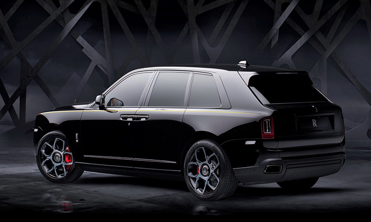 Rolls-Royce-Cullinan-Black-Badge-2020