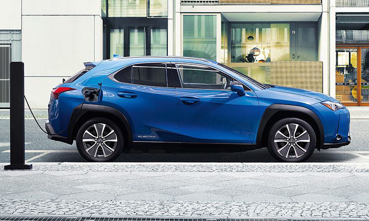 Lexus เผยโฉม Lexus UX 300e รถเอสยูวีพลังงานไฟฟ้าขนาดเล็กรุ่นแรกของค่าย