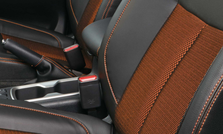 NISSAN NAVARA STEALTH ที่เปิดตัวในตลาดแอฟริกาใต้ 5 เบาะ NISSAN NAVARA STEALTH