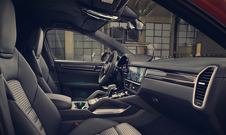 Porsche Cayenne e-hybrid Coupe’ ราคาเริ่มต้นที่ 6.5 ล้านบาท (นำเข้า CBU) 6 เบาะนั่ง Porsche Cayenne e-hybrid Coupe