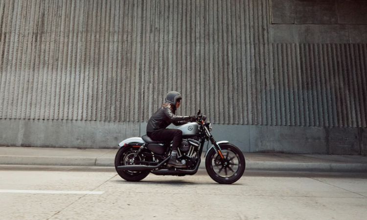 Harley-Davidson IRON 883