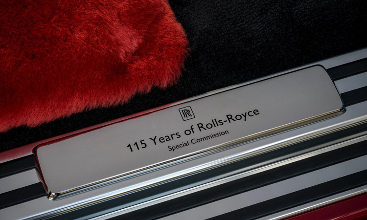 บันได Rolls-Royce Red Phantom