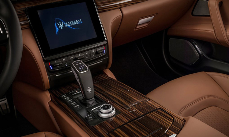 เกียร์ Maserati Quattroporte 
