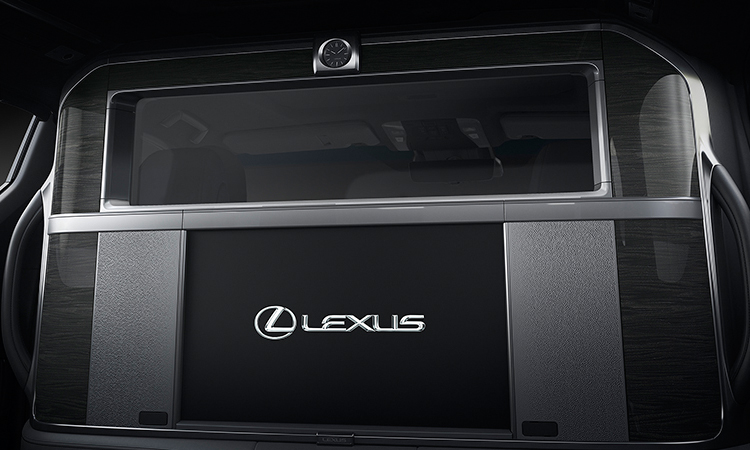 ดีไซน์ทีวี Lexus LM 300h