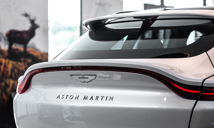 ท้าย Aston Martin DBX