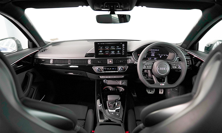 ภายใน Audi A4 Avant 45 TFSI quattro S-Line Black Edition