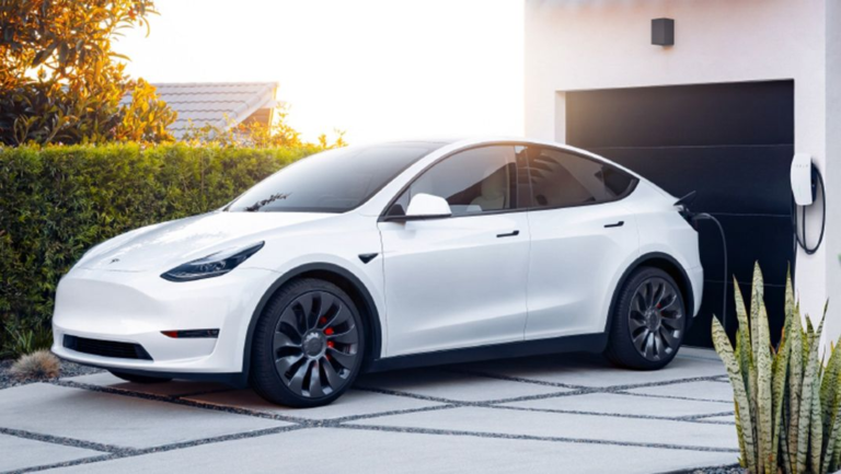 Tesla Model Y พร้อมผจญภัยแบบดุดันด้วยความเป็น SUV 6 Tesla Model Y พร้อมผจญภัยแบบดุดันด้วยความเป็น SUV 5